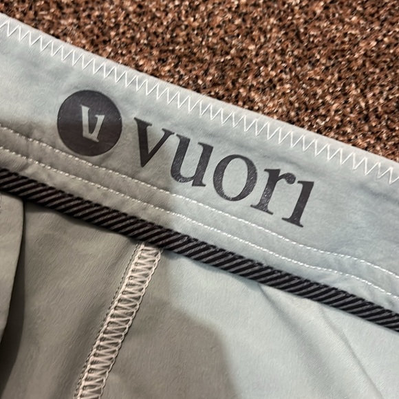 Vuori 34” Waist Shorts - Picture 4 of 4